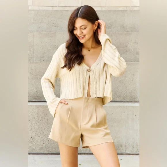 (Last Size!) Flared Sleeve Button Cropped Cardigan - Picture 6 of 8